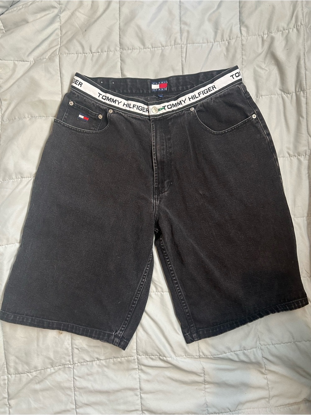 Vintage Tommy Hilfiger Men's Black Denim Shorts